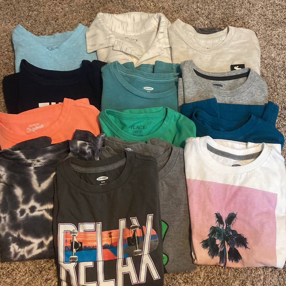 Boys lot of size 7/8 short sleeve shirts. No stains or holes, like new